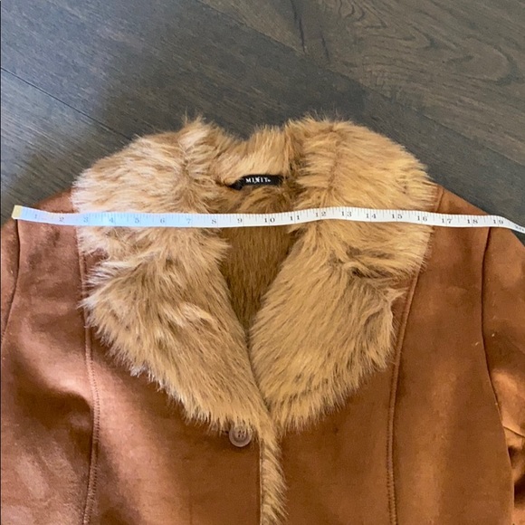 Cozy coat/jacket. - Picture 6 of 9